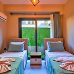 4 Bedroom *