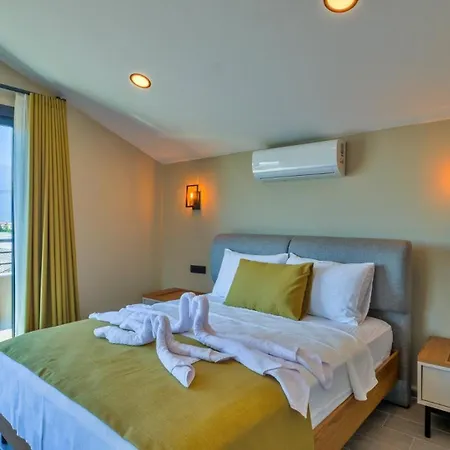 4 Bedroom *