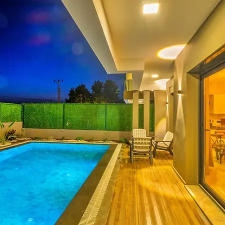 וילה 4 Bedroom פאטהיה