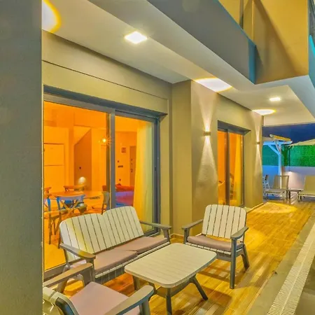 4 Bedroom *