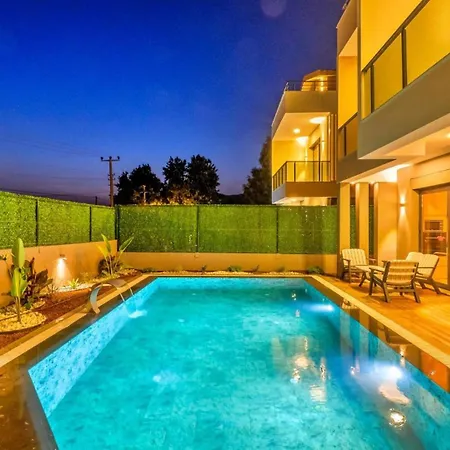 4 Bedroom וילה *